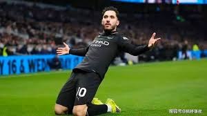 足球中超球员获选月最佳，数据联盟第一