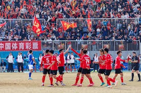 解析“博彩与体育腐败”：从草根联赛到世界级赛事的利益勾连。（从草根联赛到顶级赛事：博彩驱动的体育腐败利益链剖析）